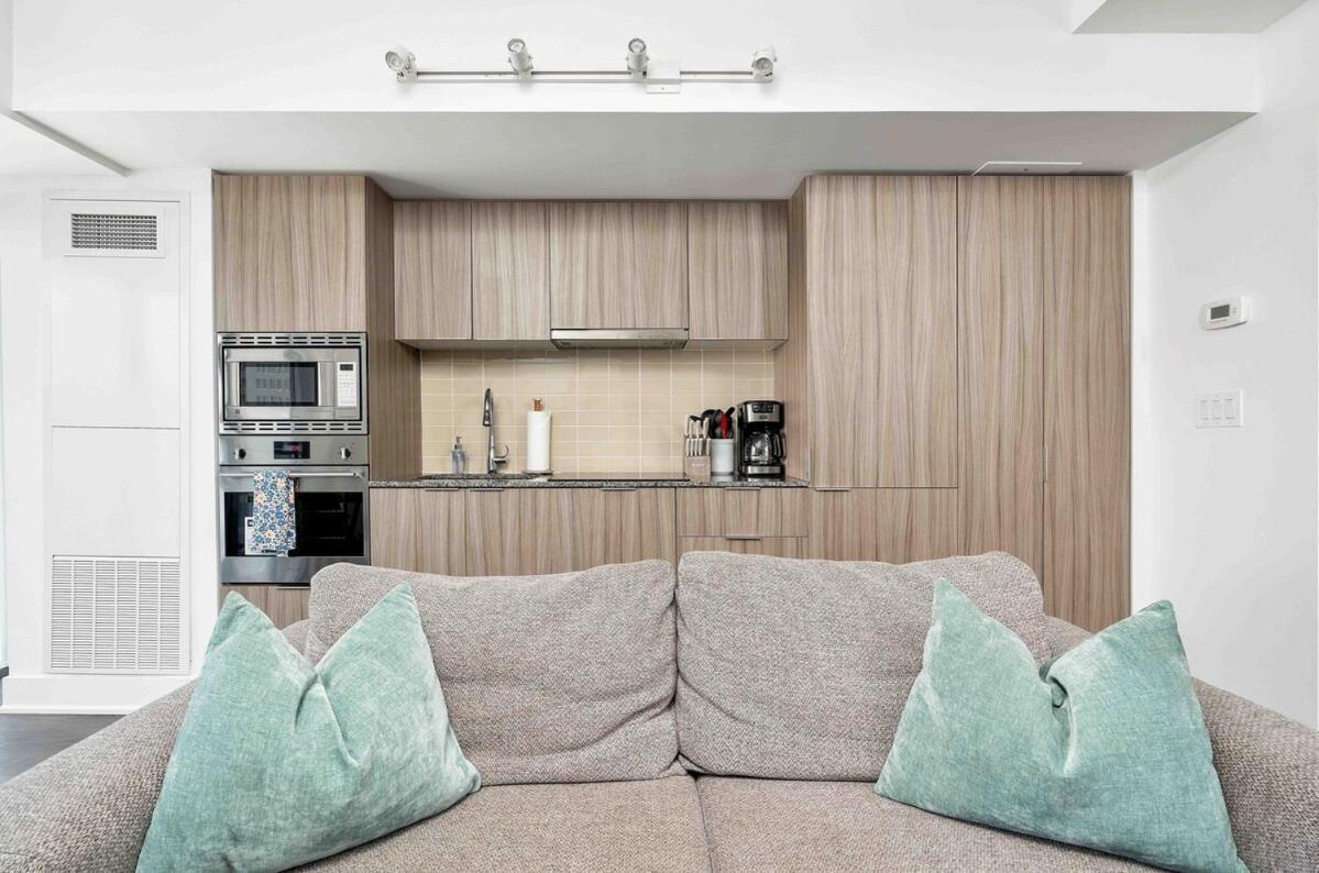 Delightful Beside U Of T - Sleeps 3 * Toronto