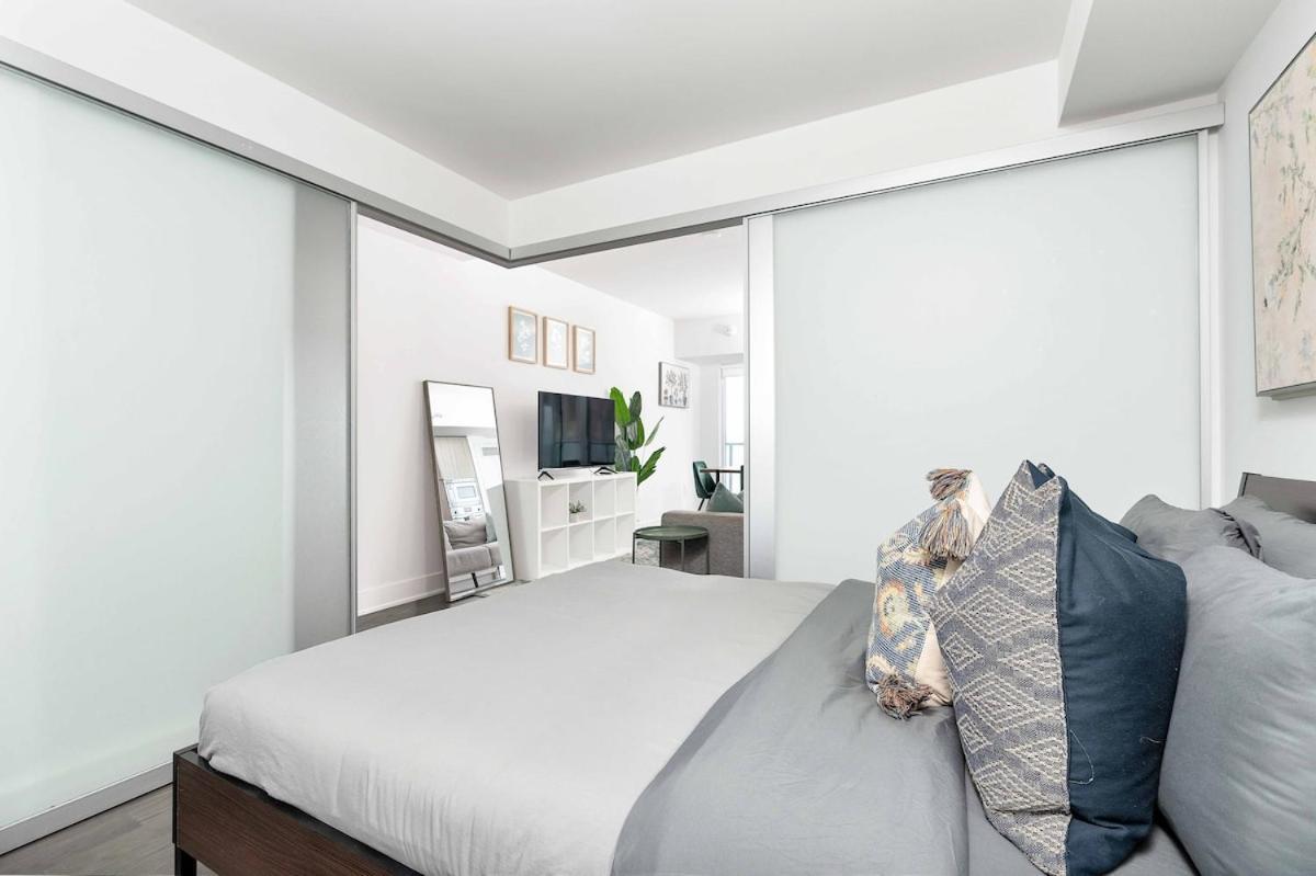 Delightful Beside U Of T - Sleeps 3 Apartment Toronto