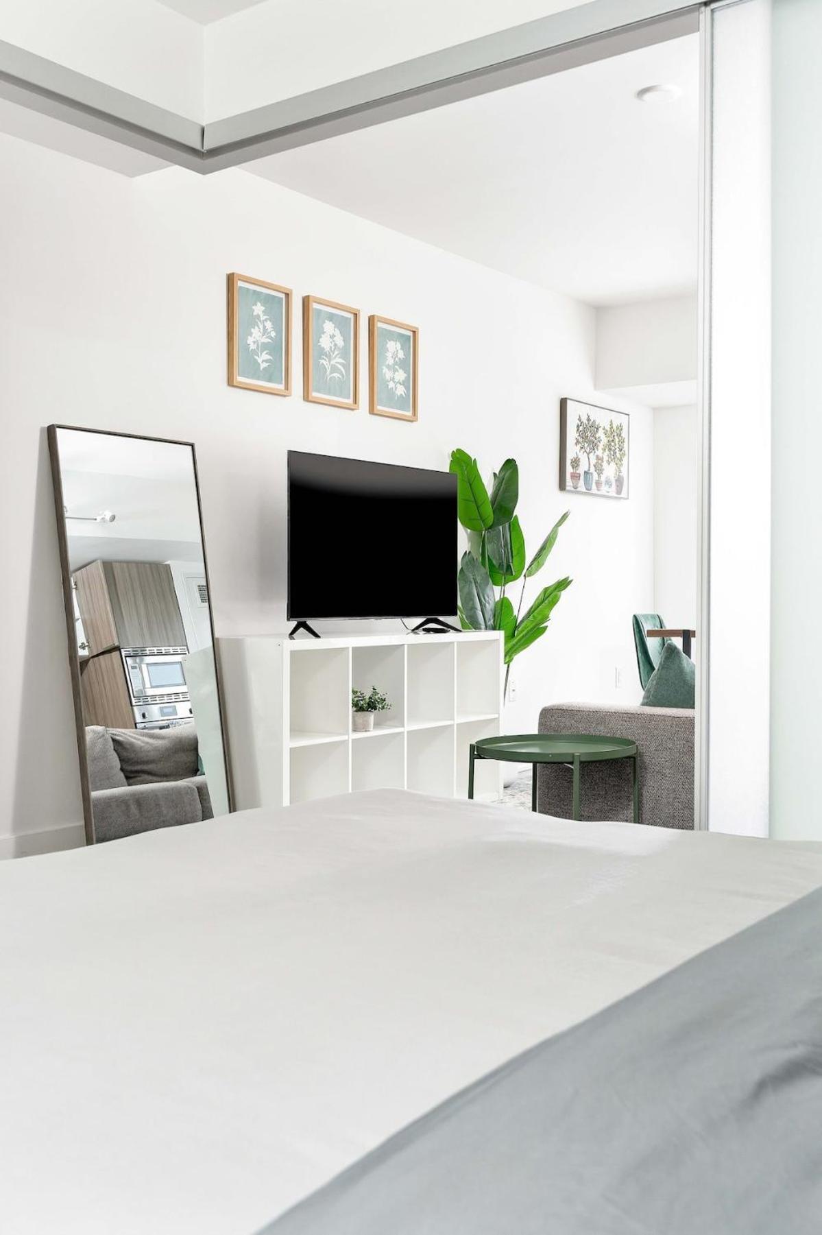 Delightful Beside U Of T - Sleeps 3 Apartment Toronto