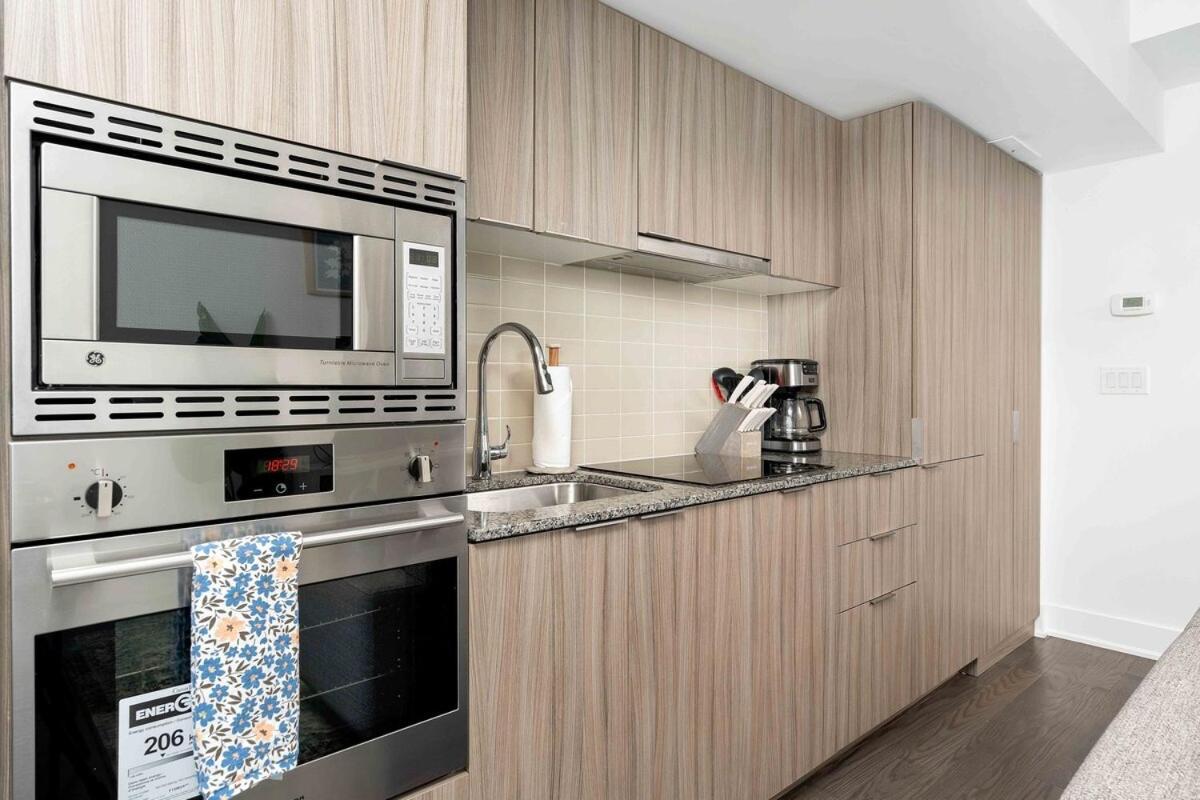 Delightful Beside U Of T - Sleeps 3 Apartment *