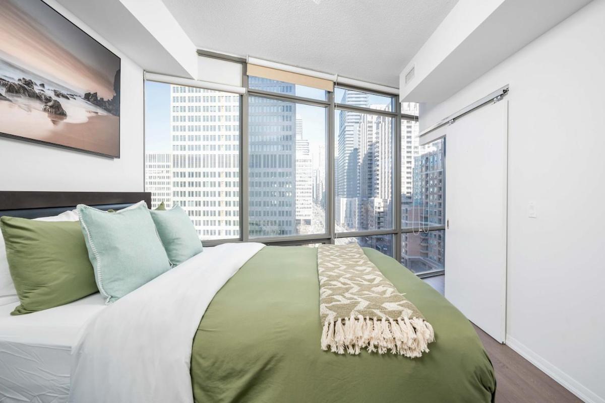 Apartment Large 2br On Bay Street 4 Beds With Balcony *