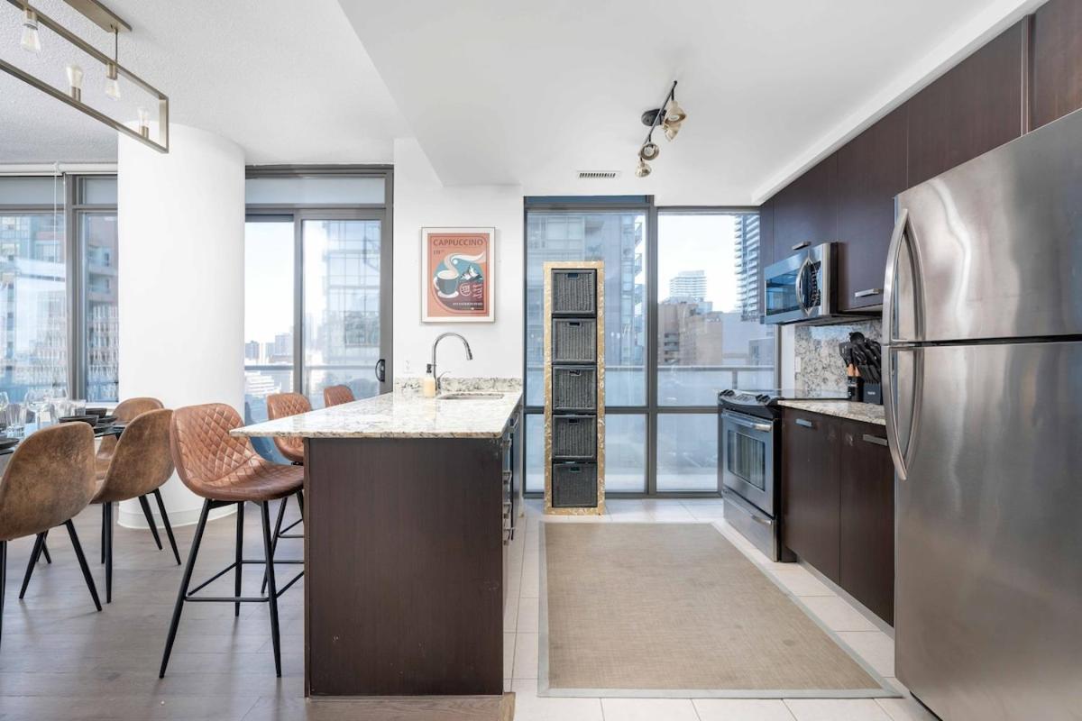 Large 2br On Bay Street 4 Beds With Balcony Apartment