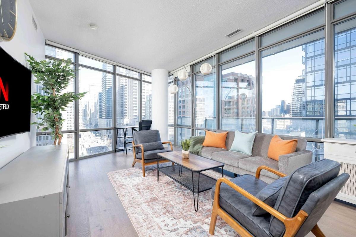 Large 2br On Bay Street 4 Beds With Balcony * Toronto