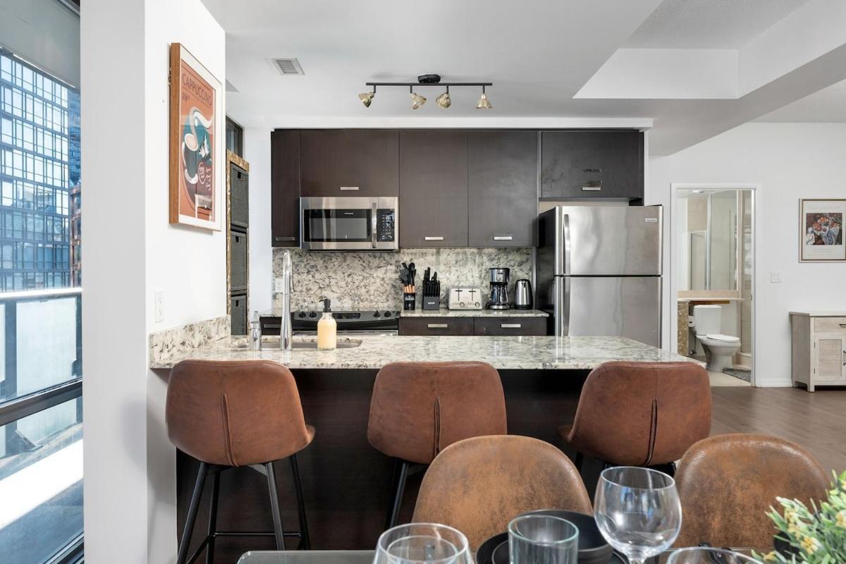 Large 2br On Bay Street 4 Beds With Balcony Apartment
