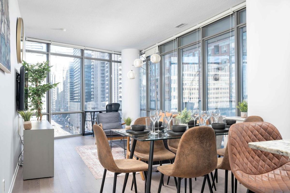 Large 2br On Bay Street 4 Beds With Balcony * Toronto