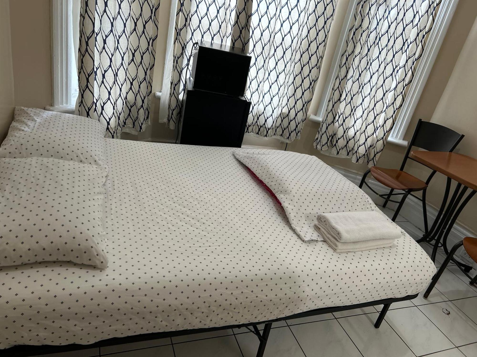 Hotel 586