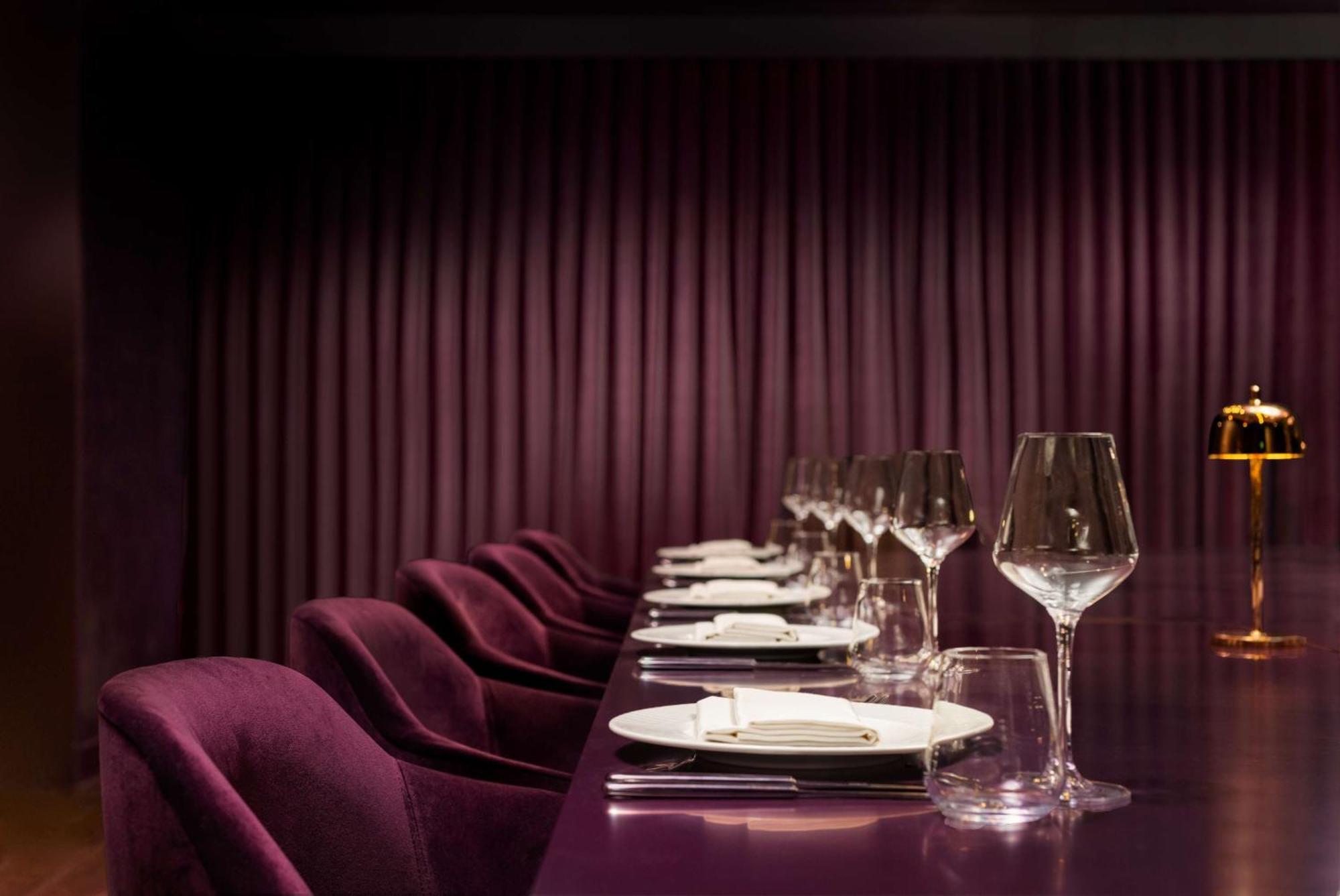 Revery Downtown, Curio Collection By Hilton Toronto