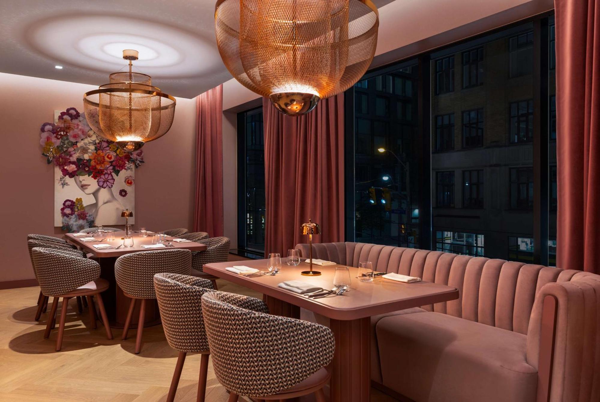 Revery Downtown, Curio Collection By Hilton