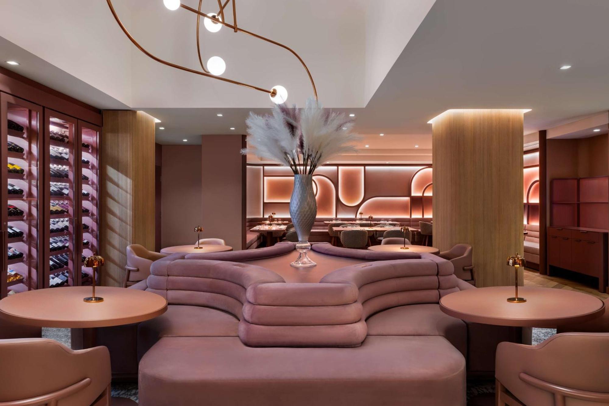 Hotel Revery Downtown, Curio Collection By Hilton