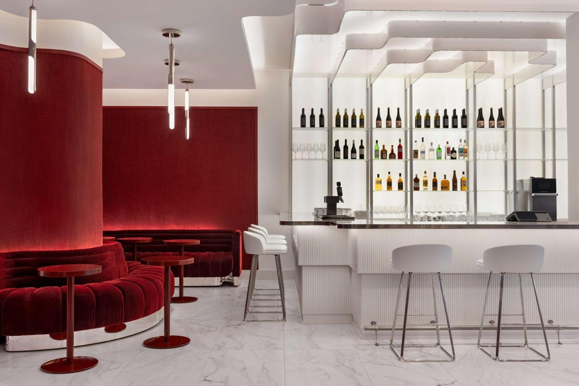 Revery Downtown, Curio Collection By Hilton Hotel 4*