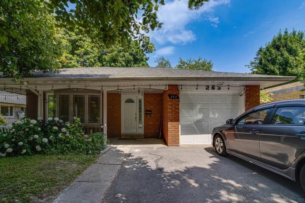 Beautiful House Near Eglinton Go *