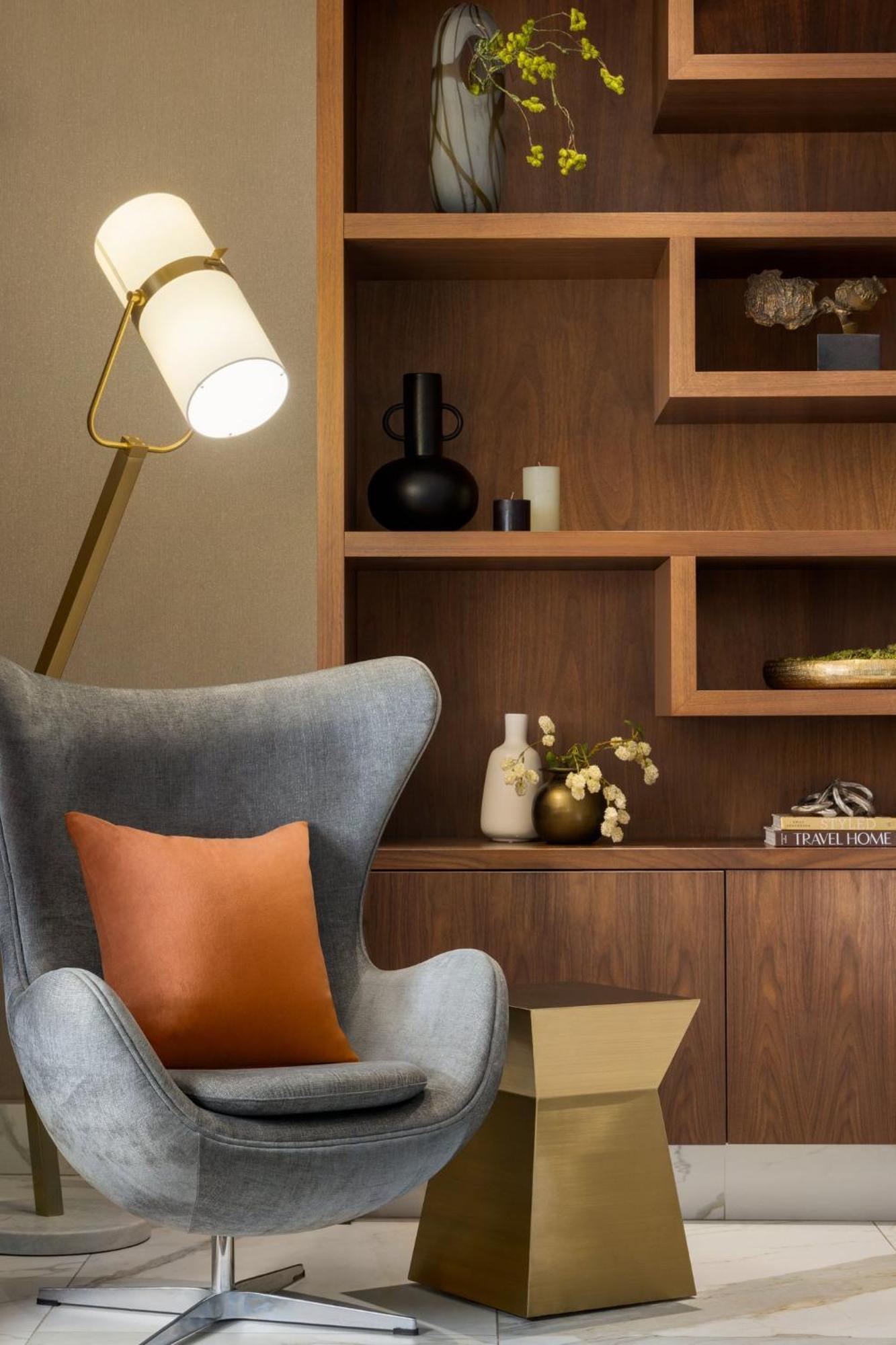 Crowne Plaza Airport By Ihg Hotel 4*