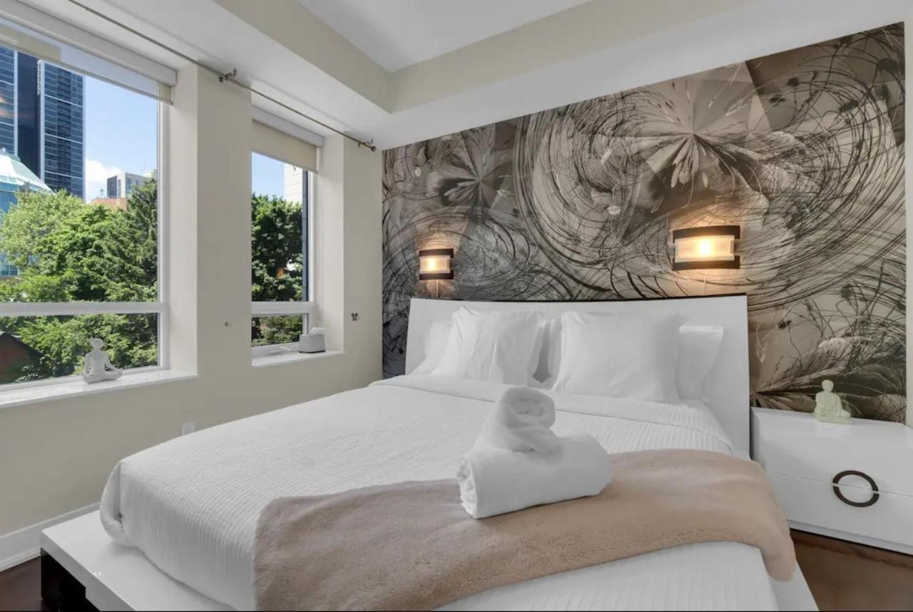 1560 Sqft Elegant At Downtown Hi-end Shopping & Dining Area - Cn Tower View, Bidet, Lockbox