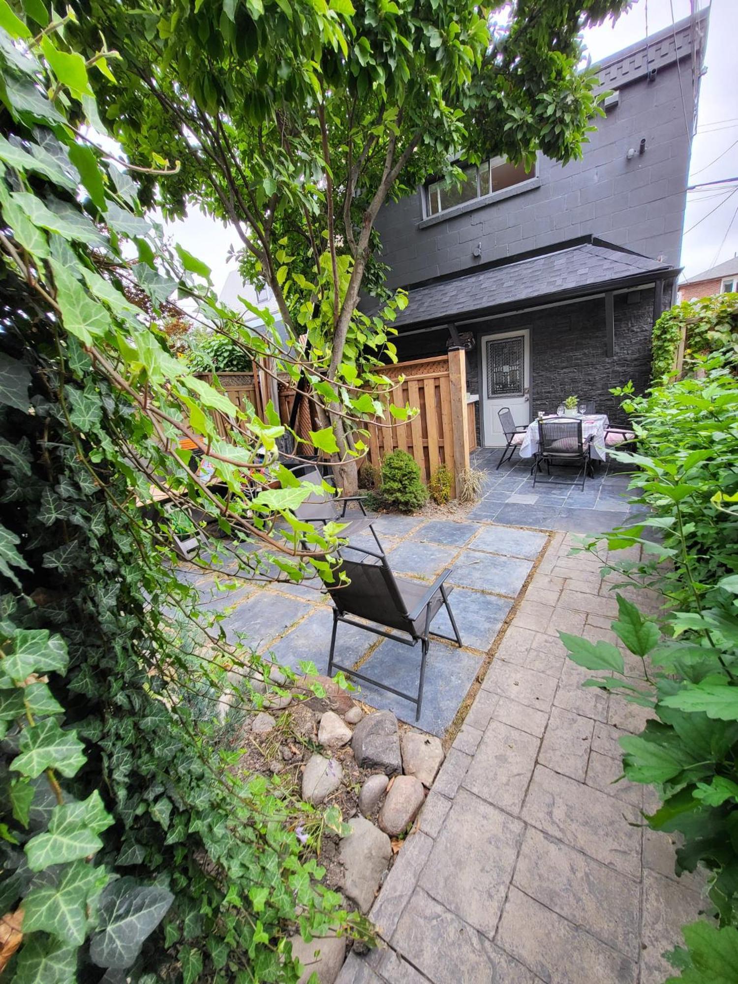 Villa Downtown House 2bed 2bath Subway Free Parking