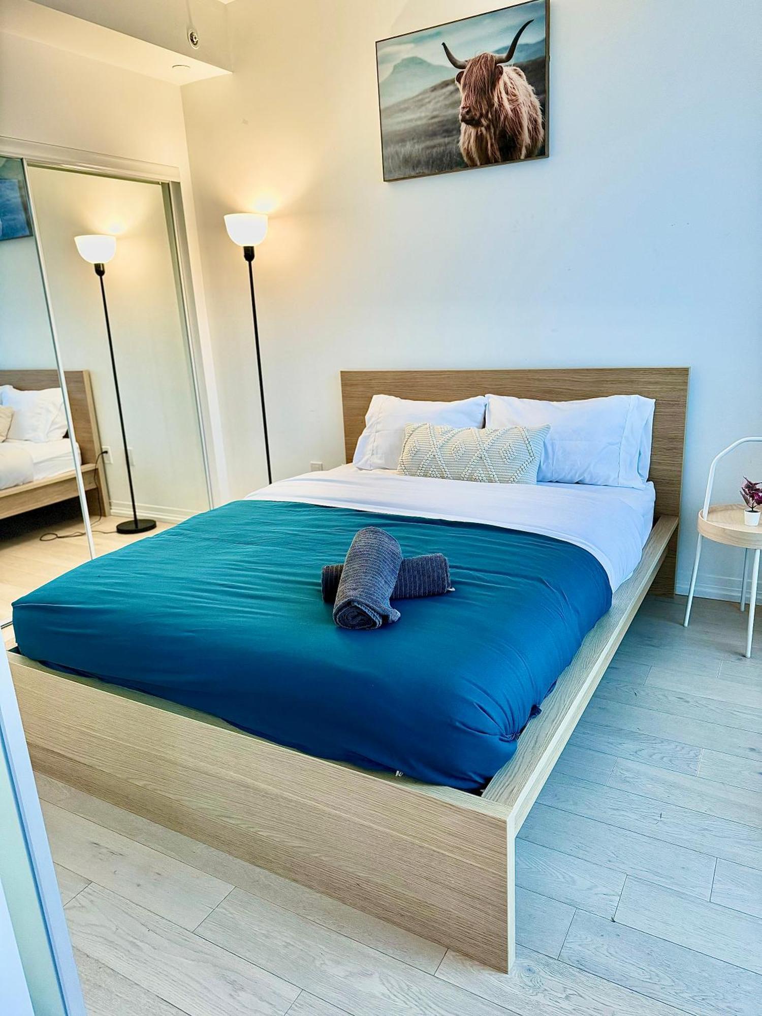 Apartment Elegant Near Eaton Centre Mall