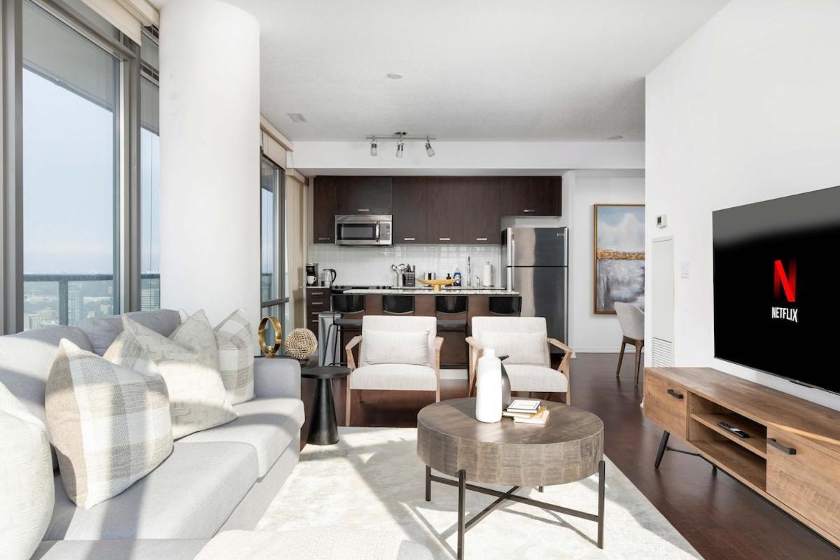 Lux Sub-penthouse W Panoramic & Cn Tower Views * Toronto