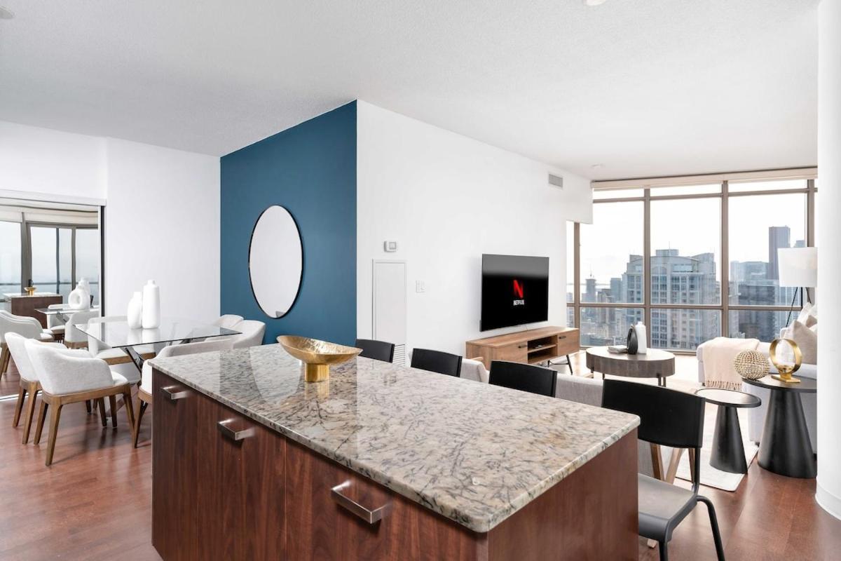 Lux Sub-penthouse W Panoramic & Cn Tower Views *