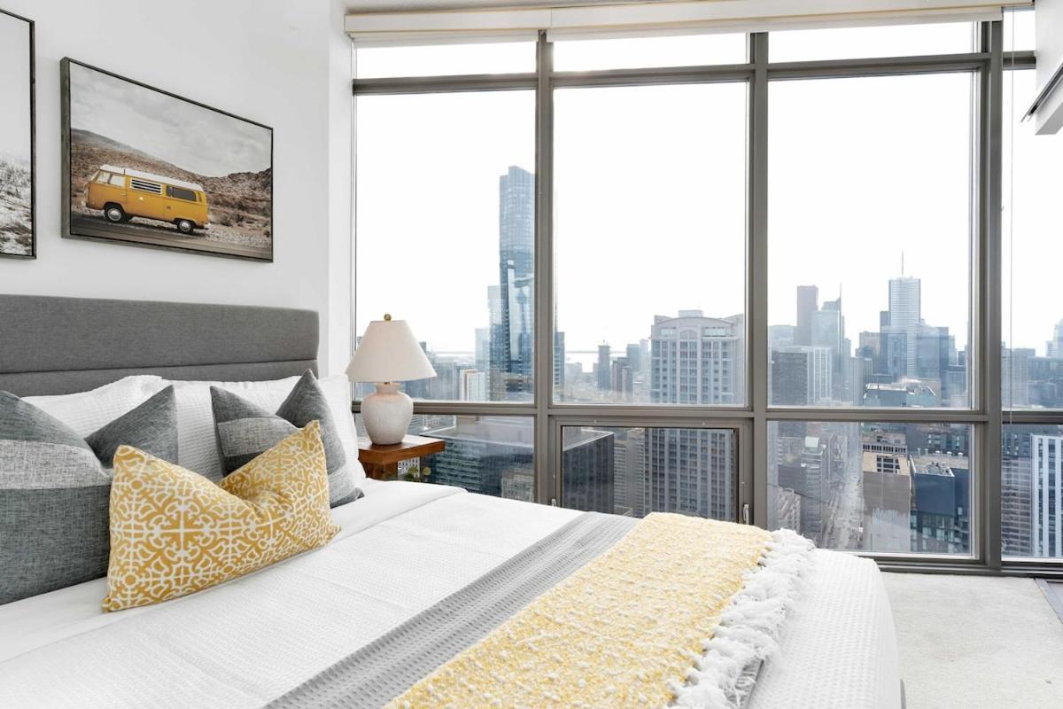 Apartment Lux Sub-penthouse W Panoramic & Cn Tower Views Toronto