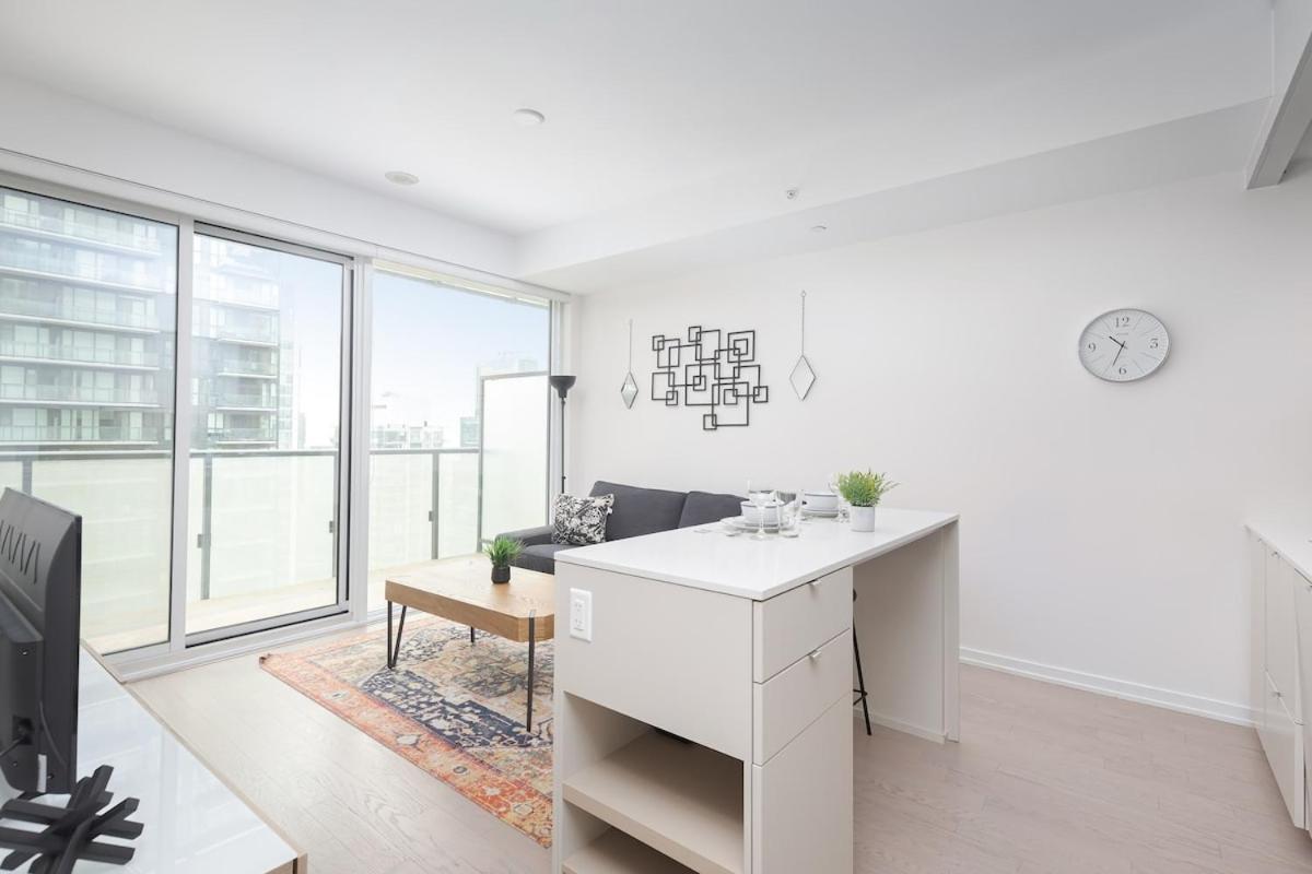 Apartment 1bd Amazing Views - Steps To Rogers Centre And Cn Tower!