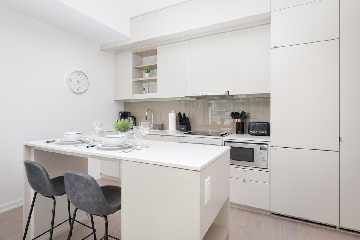 1bd Amazing Views - Steps To Rogers Centre And Cn Tower! *
