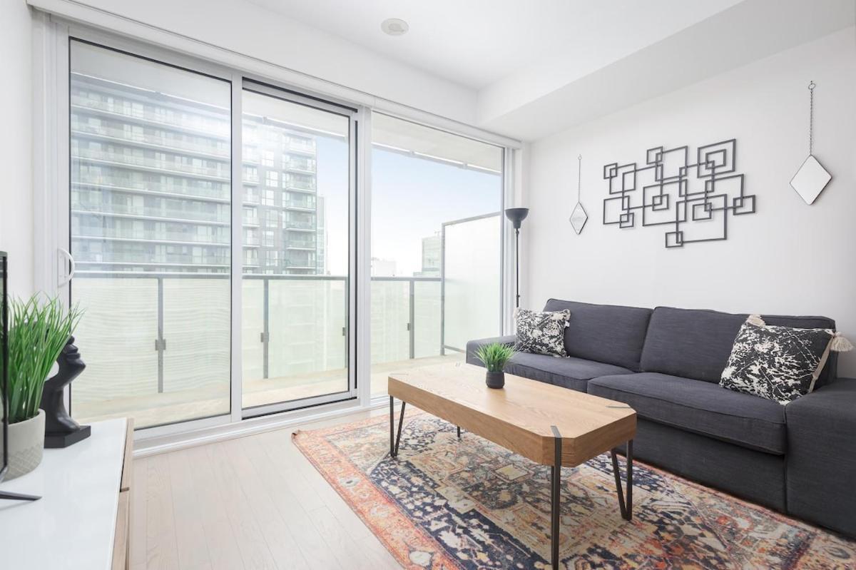 Apartment 1bd Amazing Views - Steps To Rogers Centre And Cn Tower! *