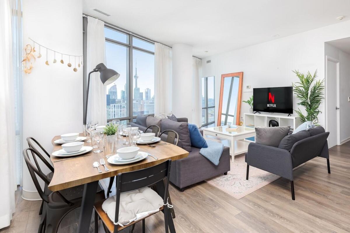 Huge 2bd 2ba With Sofa Bed And Cn Tower View!