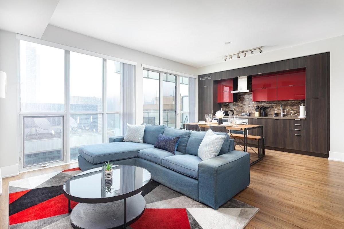 Apartment Perfect Sleeps 4 Across From Cn Tower! *