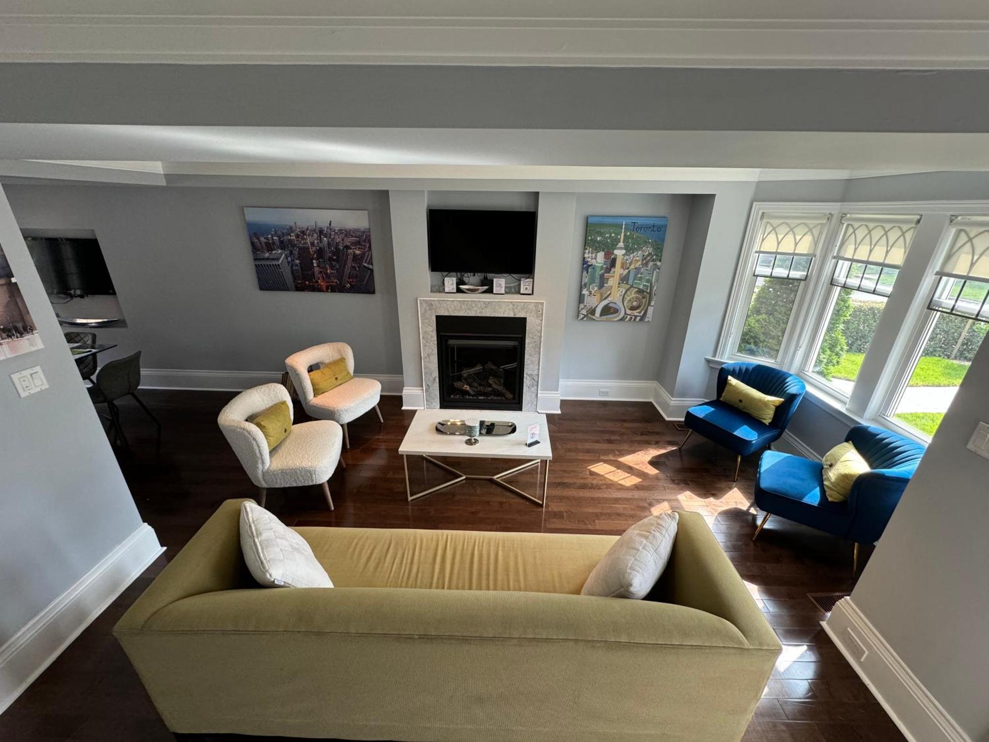 Leaside With Great Backyard & Pool Toronto