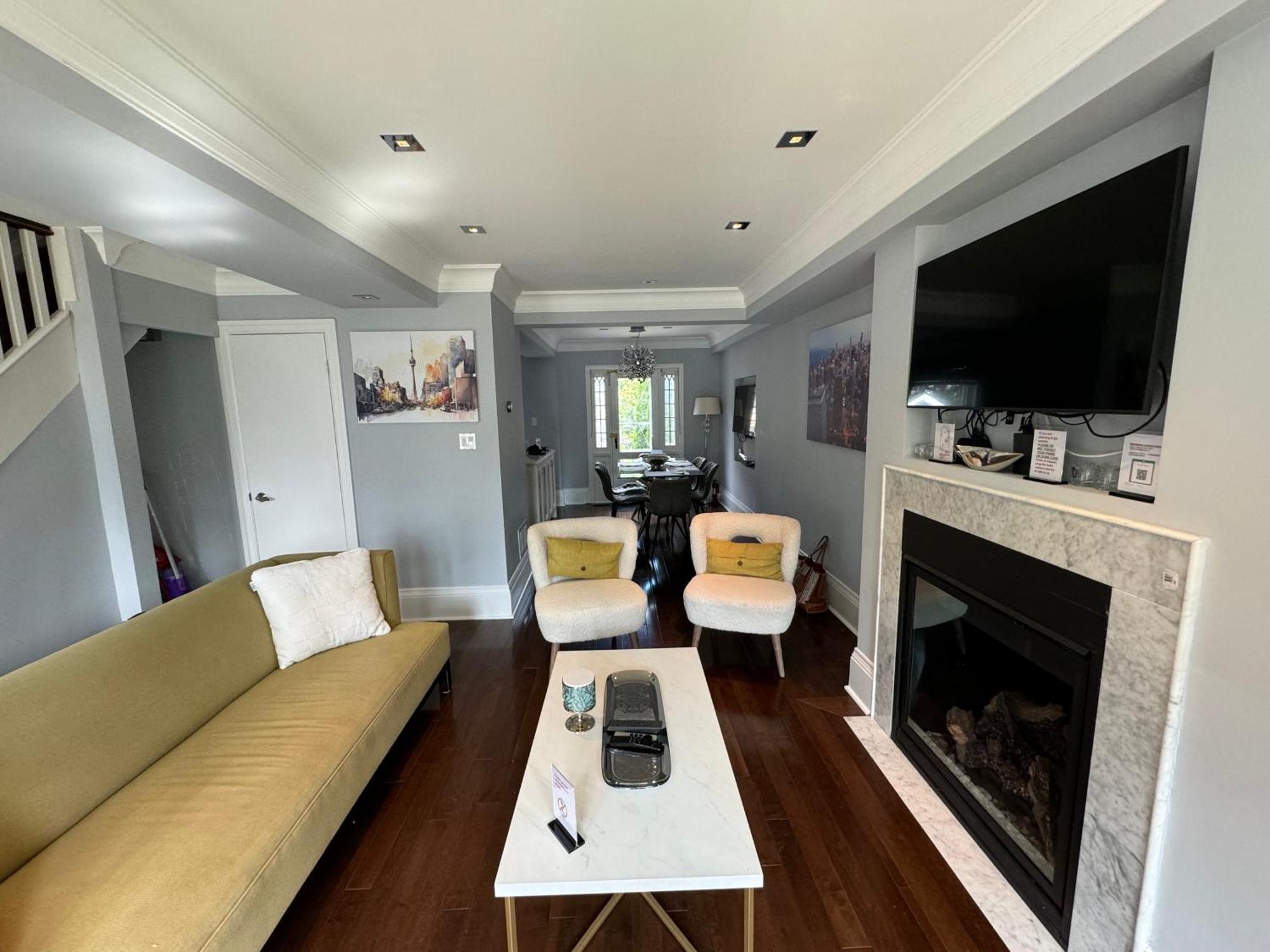 Leaside With Great Backyard & Pool * Toronto