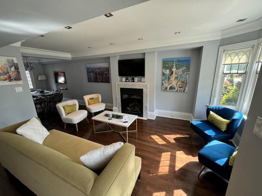 Leaside With Great Backyard & Pool Holiday home *