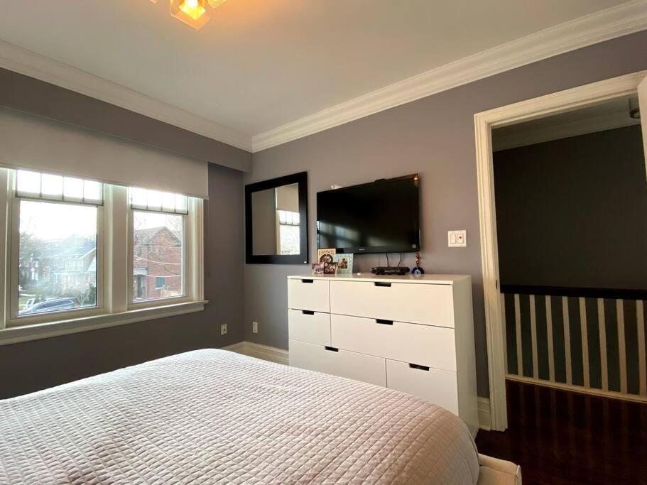 Holiday home Leaside With Great Backyard & Pool Toronto