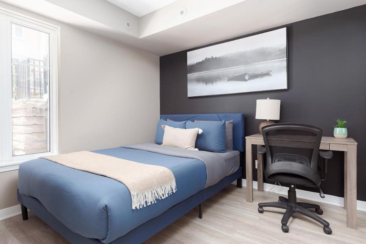 1bd Townhome Walk To Lake! *