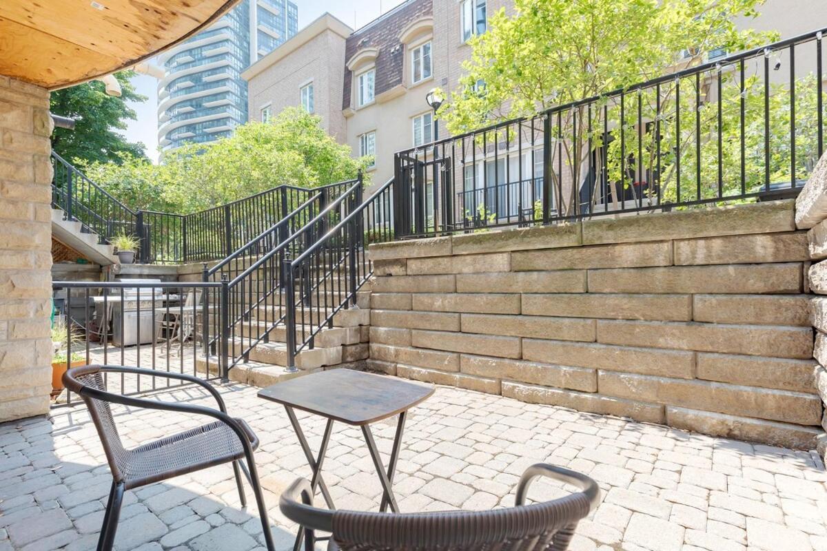 Holiday home 1bd Townhome Walk To Lake!