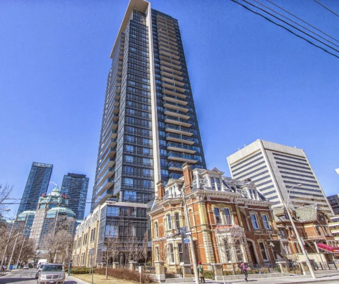 1560 Sqft Elegant At Downtown Hi-end Shopping & Dining Area - Cn Tower View, Bidet, Lockbox Apartment *