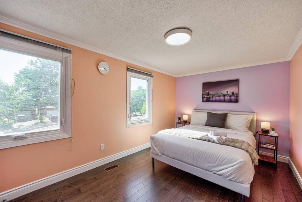 Apartment 4br Scarborough Gem, Freshly Renovated, 7 Car Parking Toronto