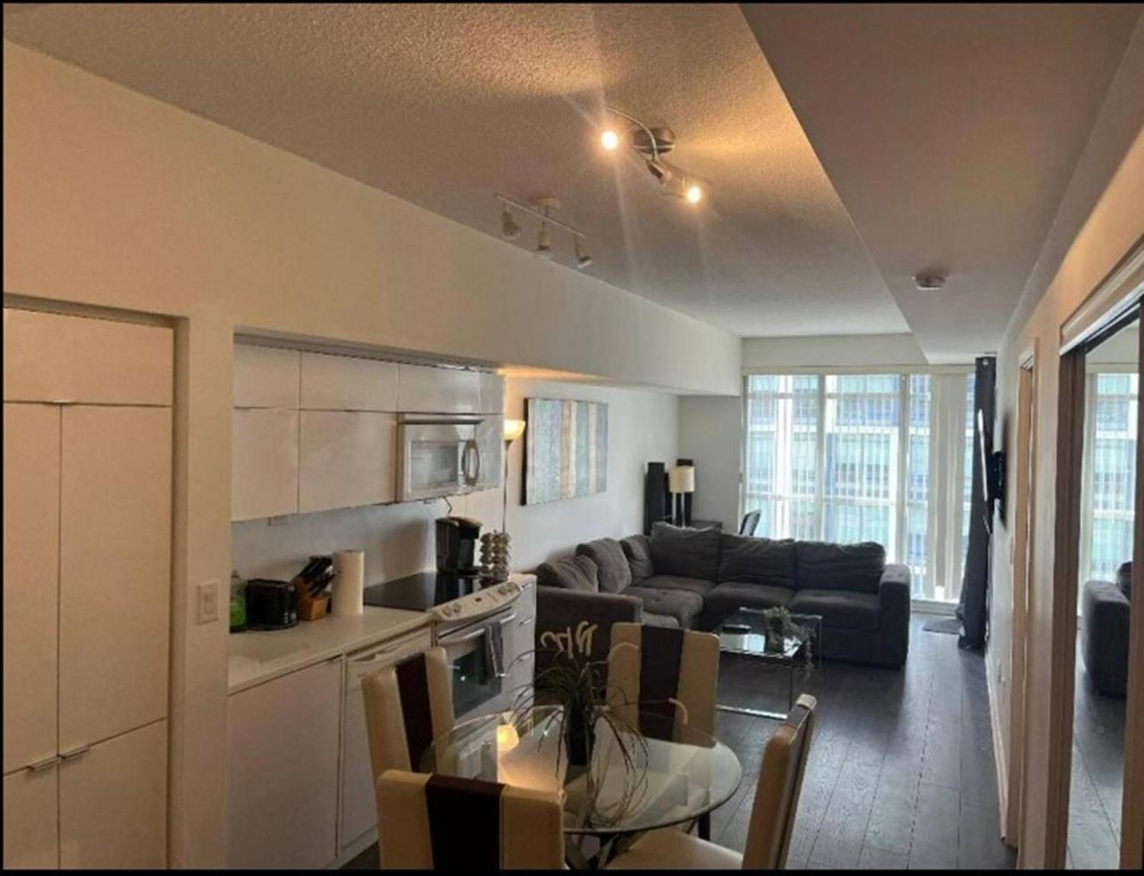 Apartment Comfy 1bdrm Den 2baths With 3 Real Beds Parking *
