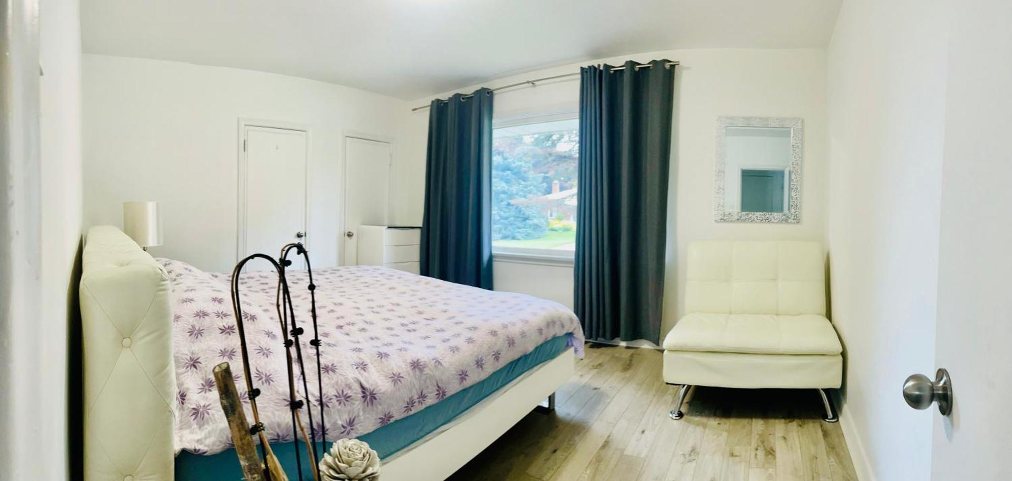 3room Entire Floor Walk 2 Subway * Toronto