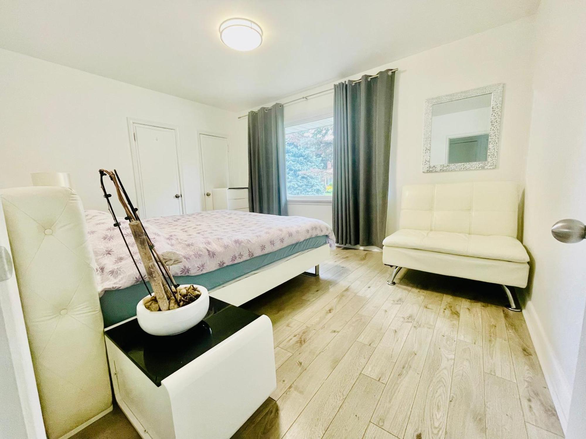 3room Entire Floor Walk 2 Subway