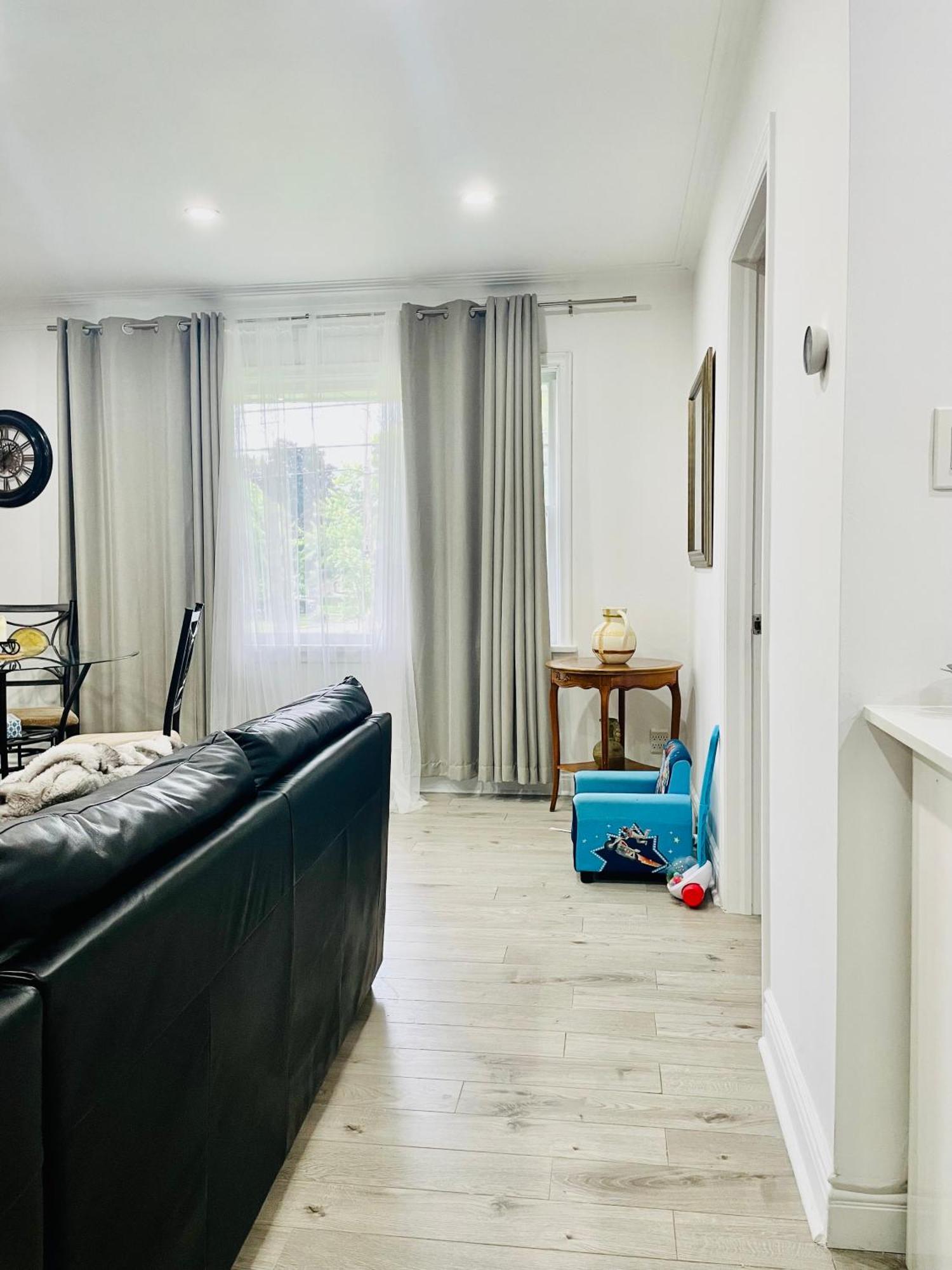 3room Entire Floor Walk 2 Subway Apartment Toronto