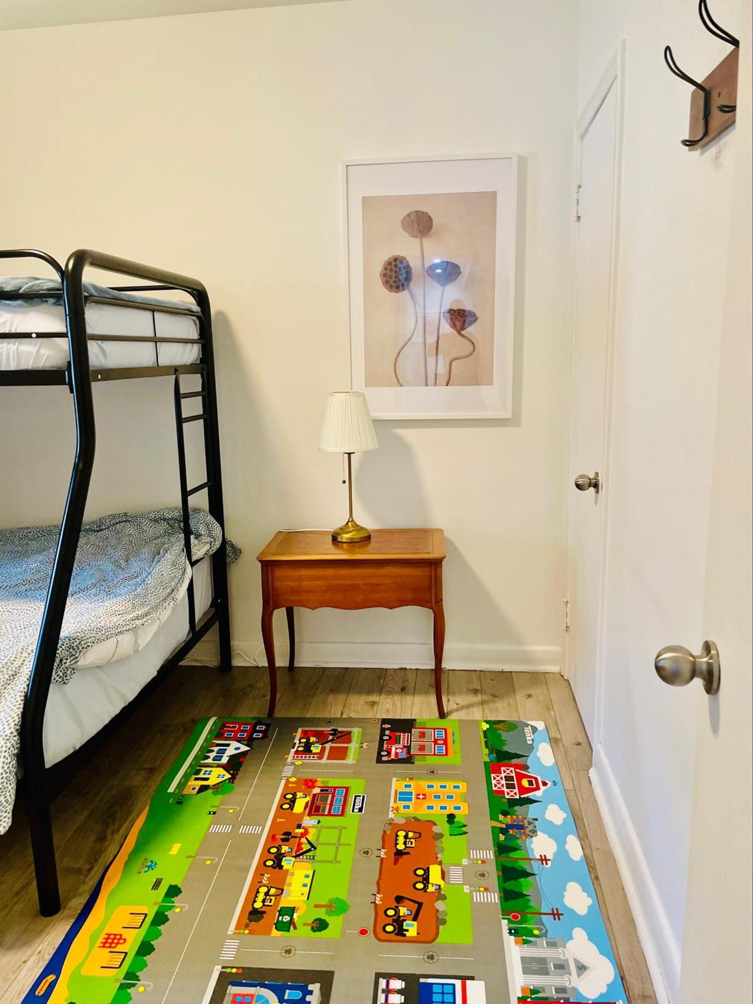 Apartment 3room Entire Floor Walk 2 Subway Toronto