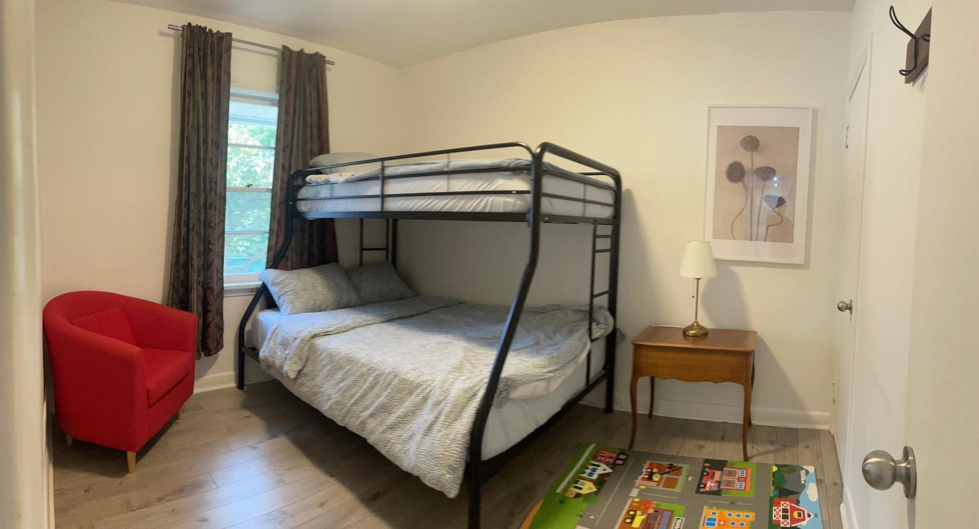 3room Entire Floor Walk 2 Subway * Toronto