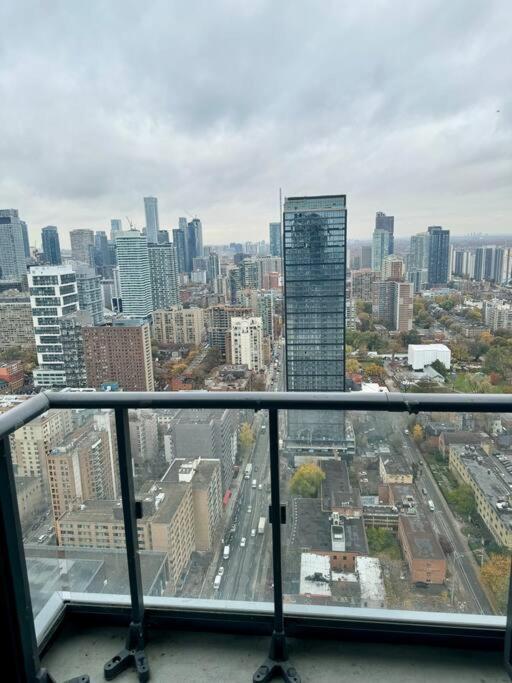 Elegant Near Eaton Centre Mall *