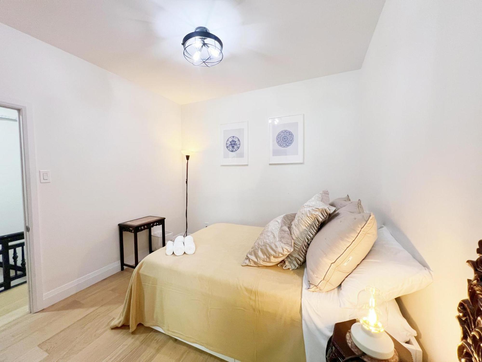 Homestay Cozy Townhouse In Dt Near Wellesley And Jarvis Toronto