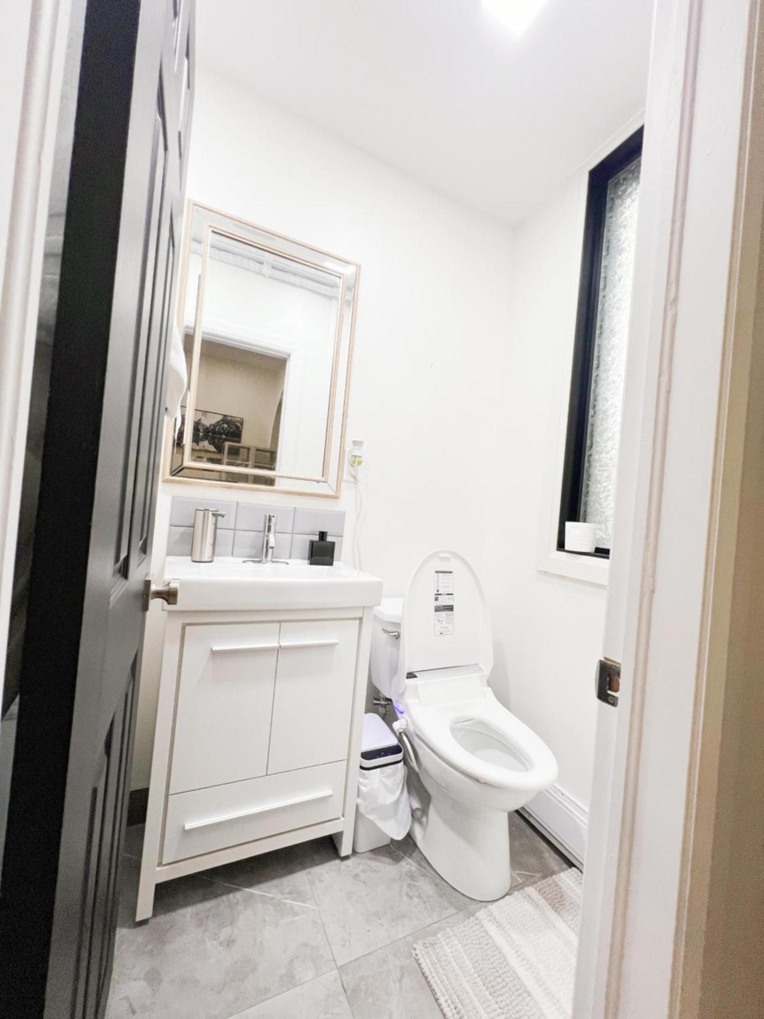 Cozy Townhouse In Dt Near Wellesley And Jarvis
