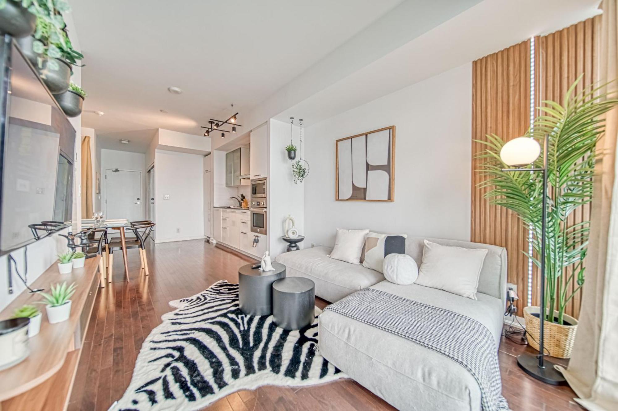 Royal York Apartment *