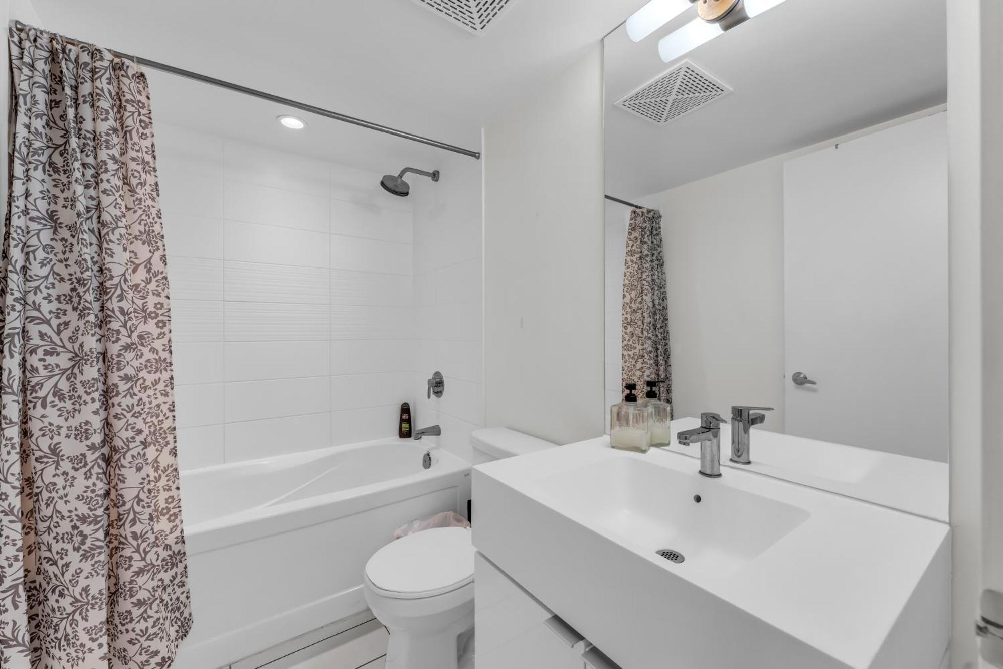 Downtown Apartment *