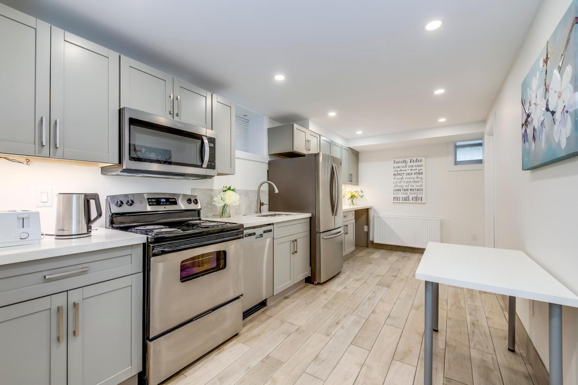 Midtown 2 Bedroom Basement Toronto