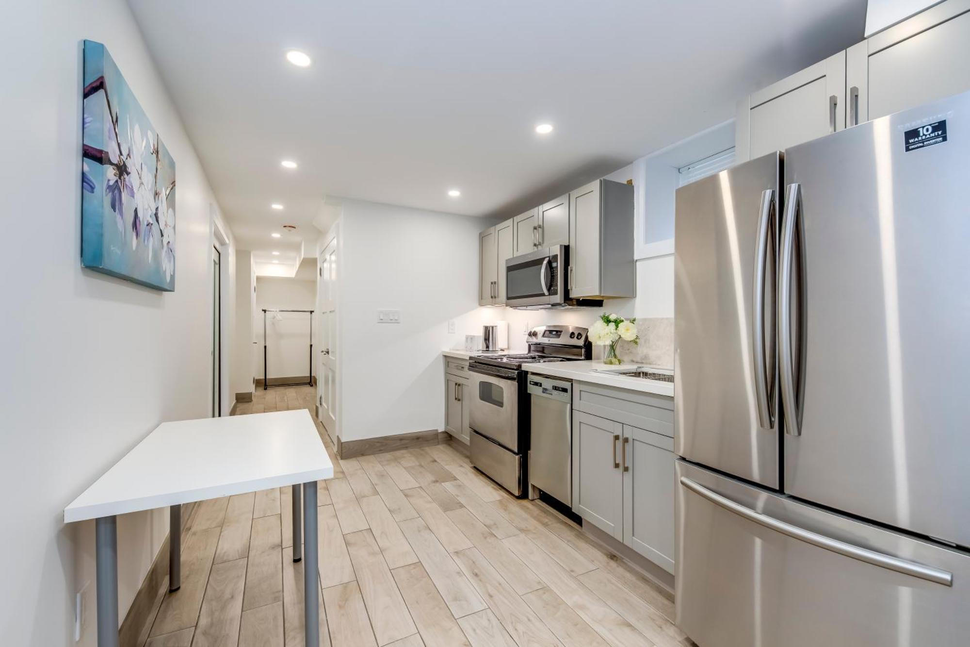 Midtown 2 Bedroom Basement * Toronto
