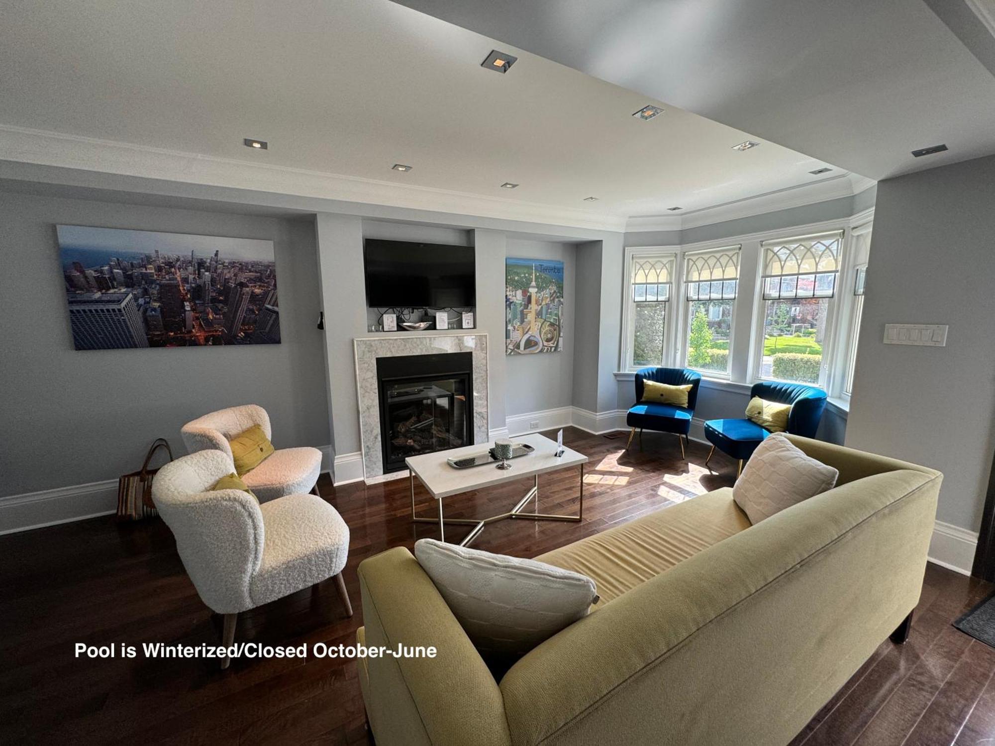 Leaside With Great Backyard & Pool Toronto