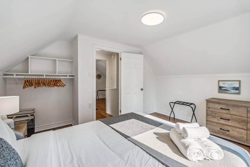 Heritage 3br Etobicoke Gem, Sherway Gardens, Bbq * Toronto
